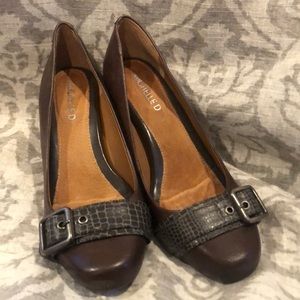 Women’s dress shoes